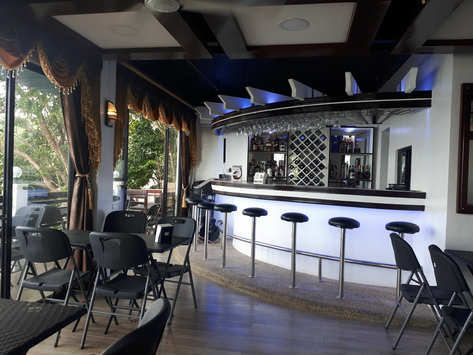 Orange Pearl Beach Resort Ель-Нідо Екстер'єр фото
